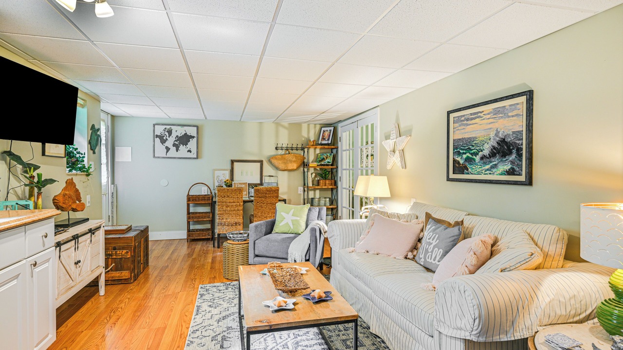 Photo of Livingroom in Aquebogue