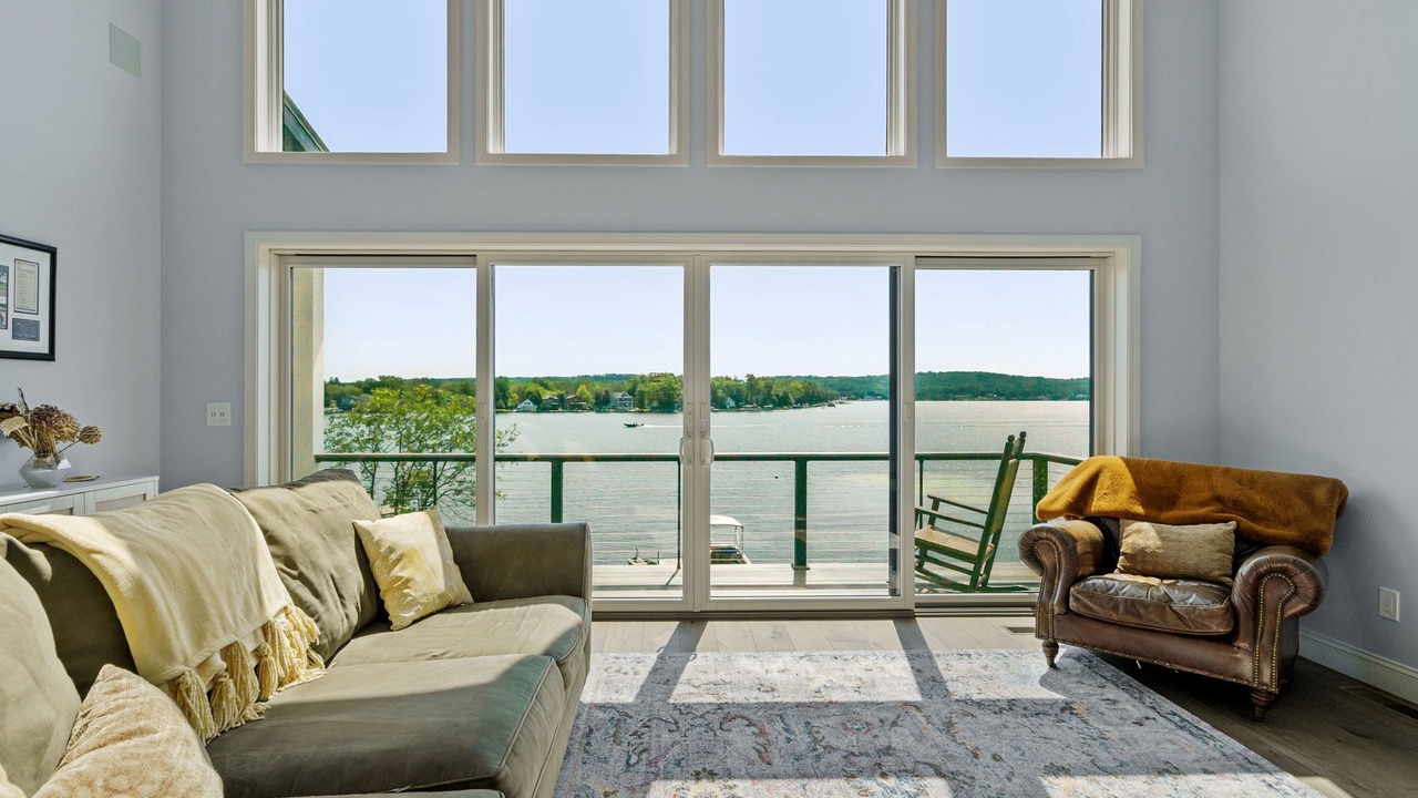 Photo of Livingroom in Saratoga Springs