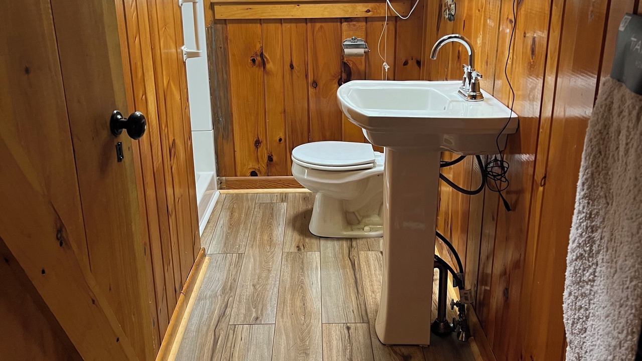 Photo of Bathroom in Warren