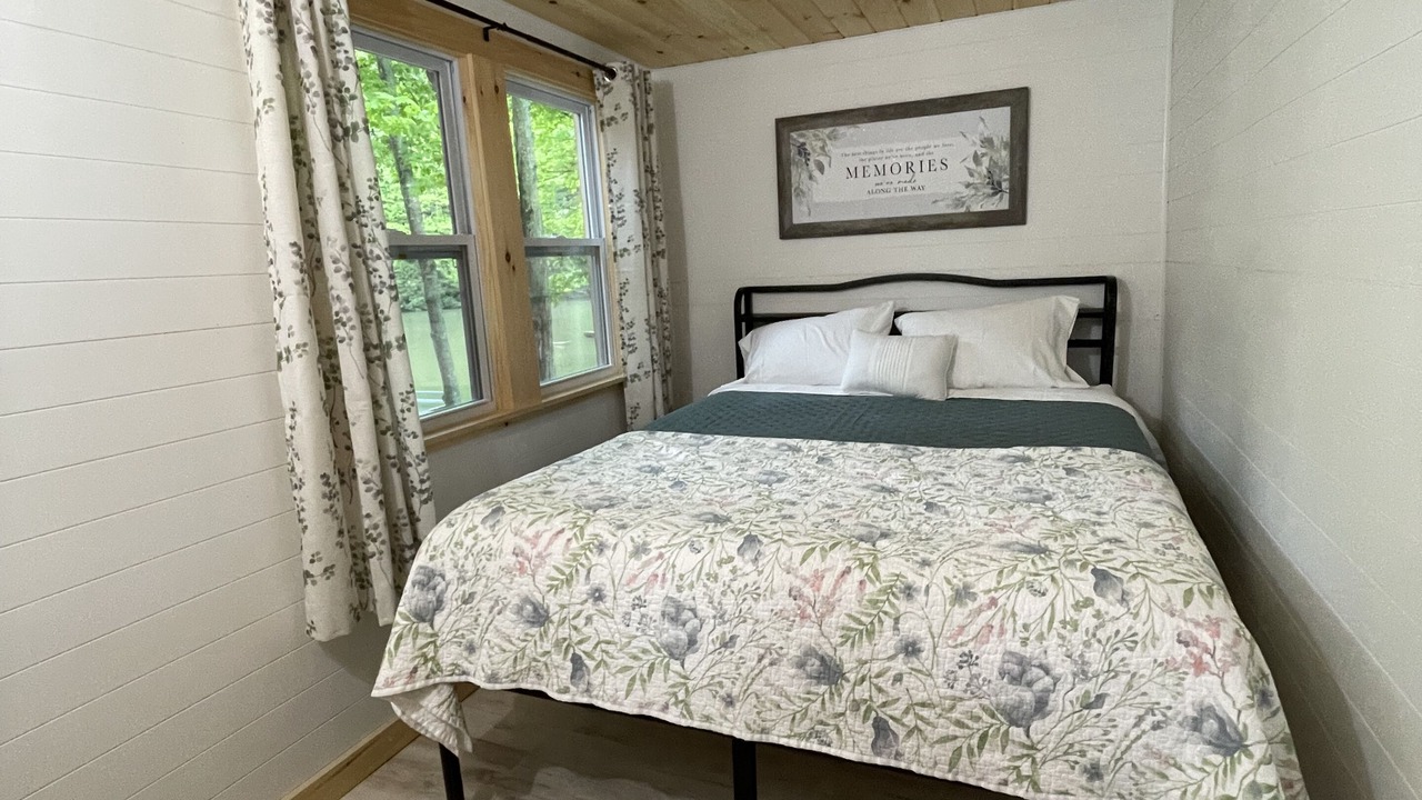 Photo of Bedroom in Rushford Lake