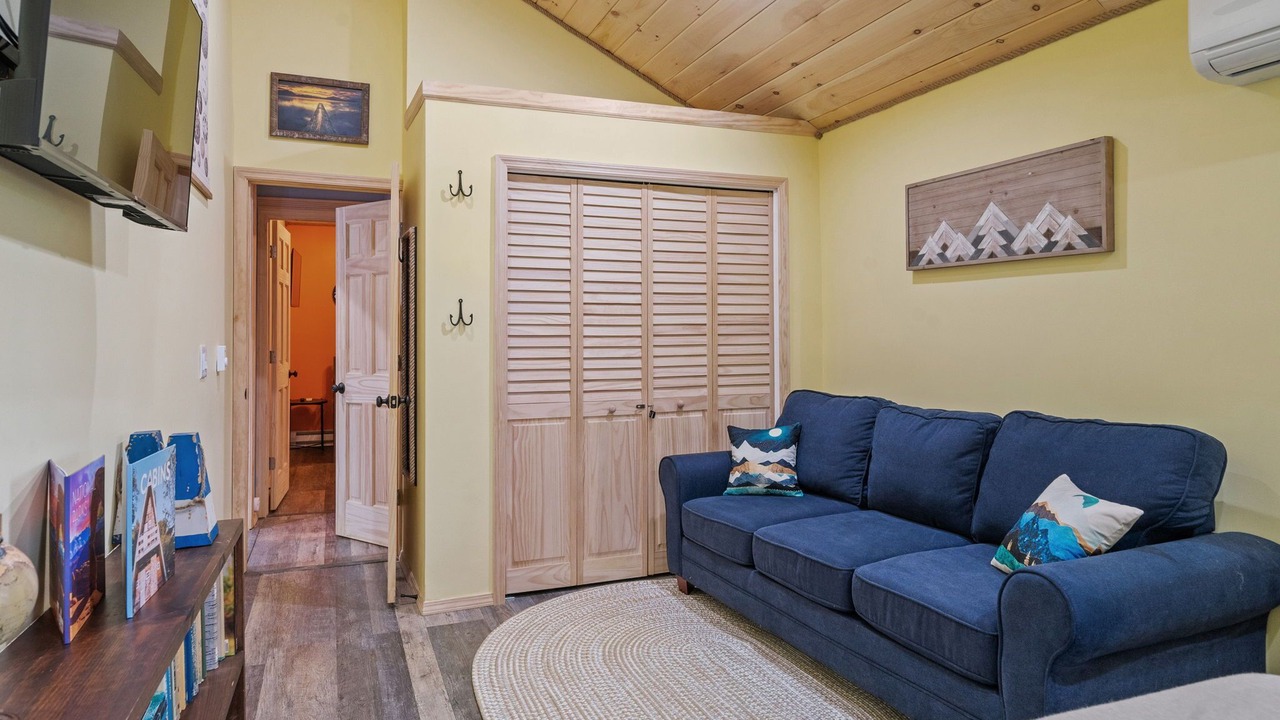 Photo of Livingroom in Lake Luzerne-Hadley