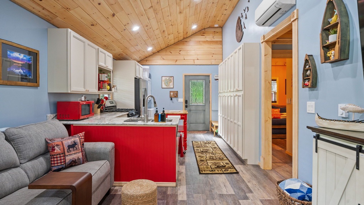 Photo of Livingroom in Lake Luzerne-Hadley