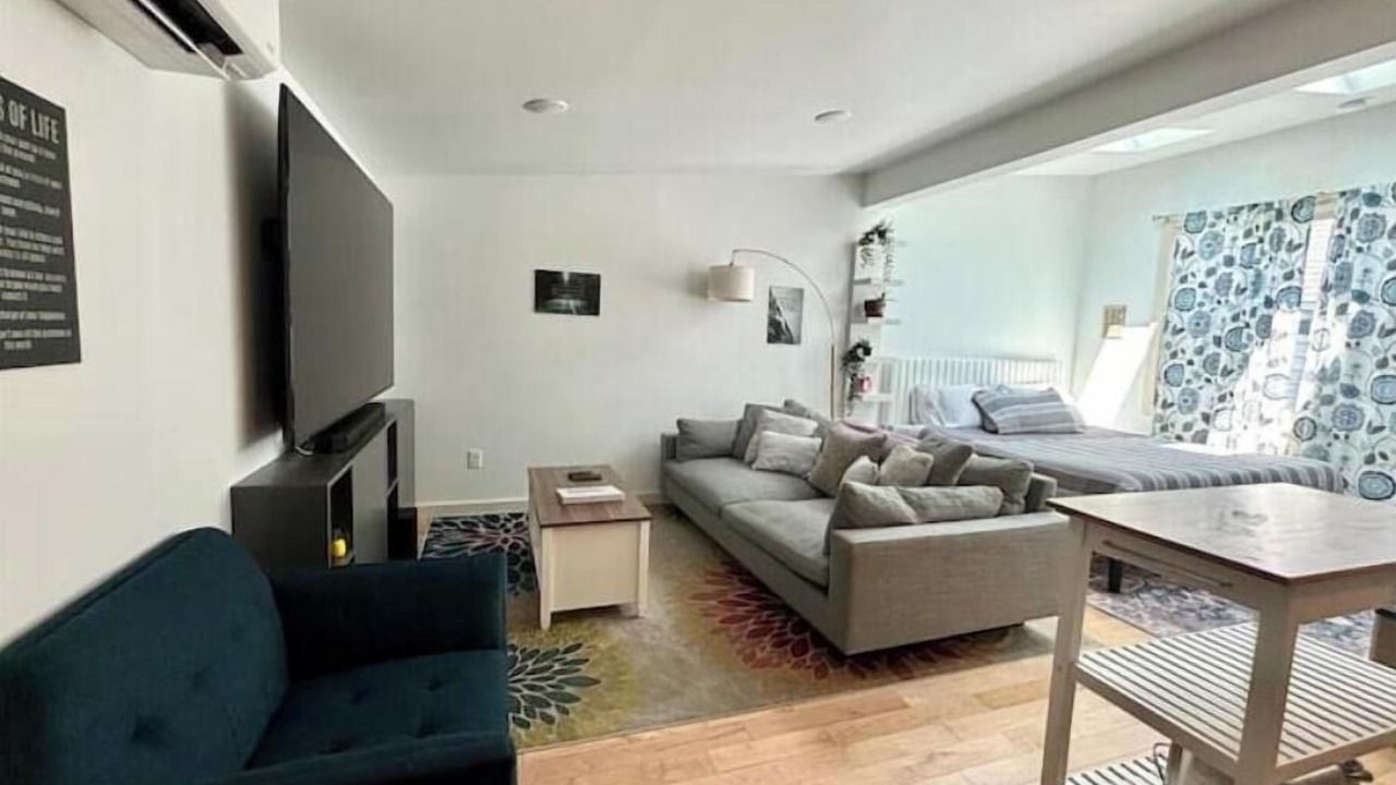 Photo of Livingroom in Old North End