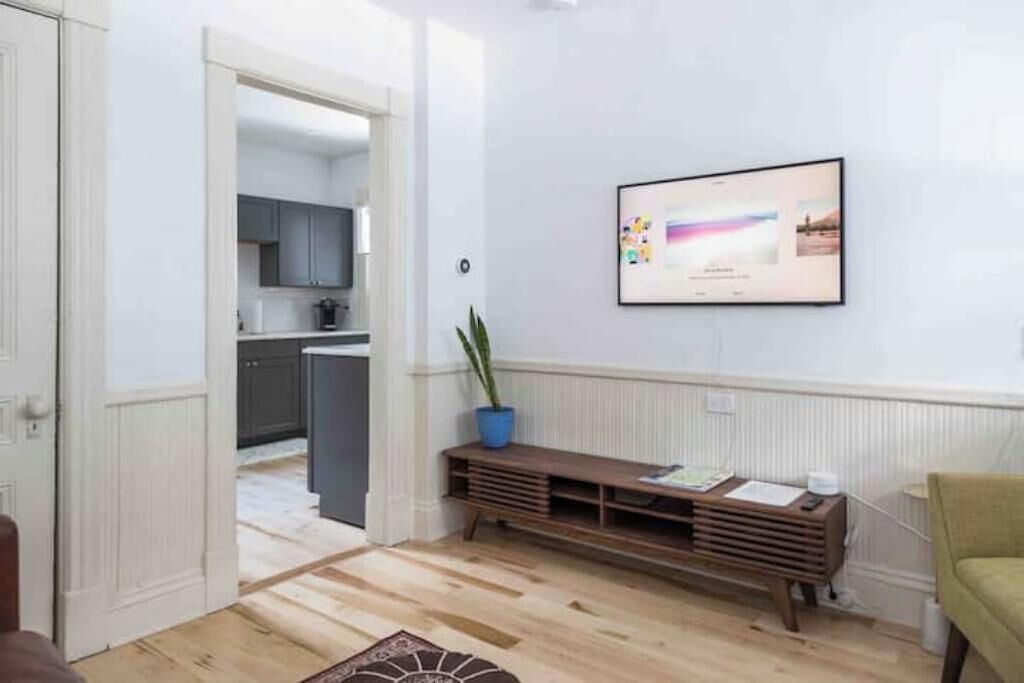 Photo of Livingroom in Old North End