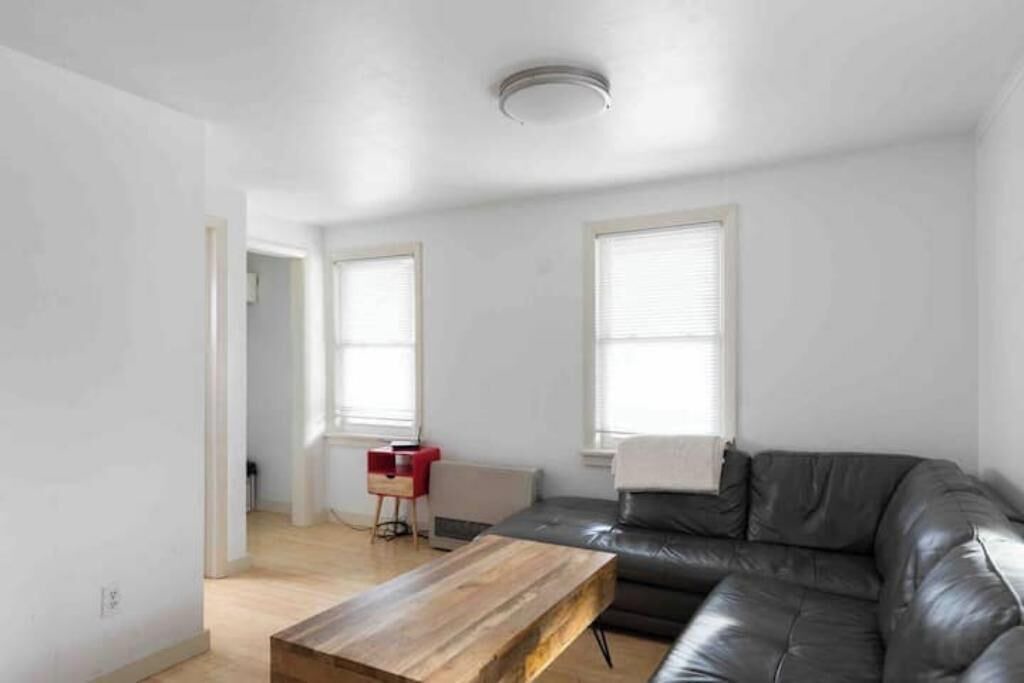 Photo of Livingroom in Old North End