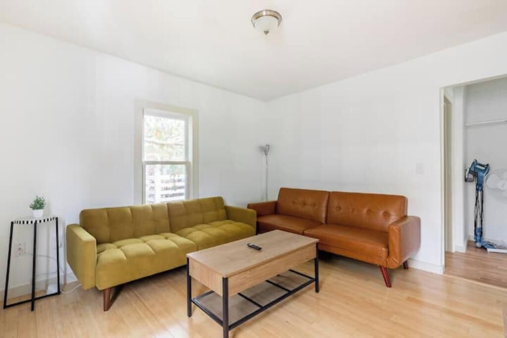 Photo of Livingroom in Old North End