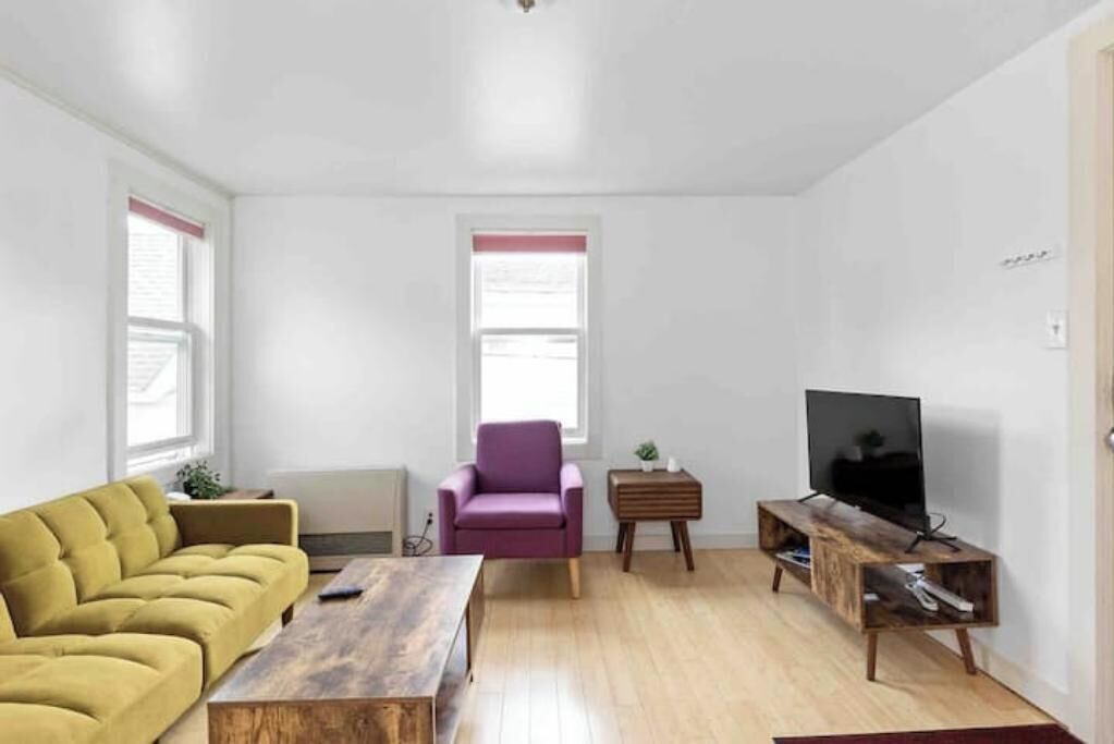 Photo of Livingroom in Old North End