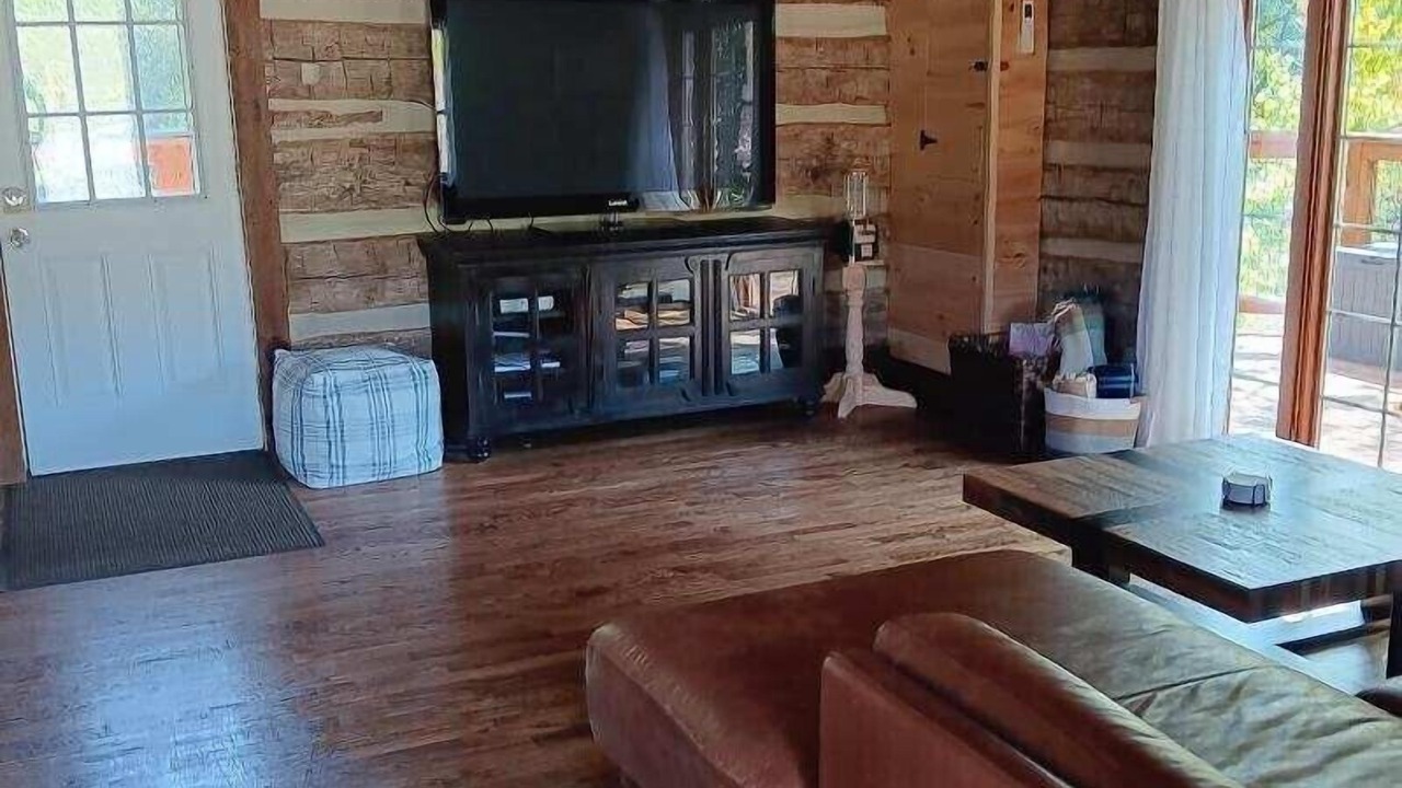Photo of Livingroom in McArthur