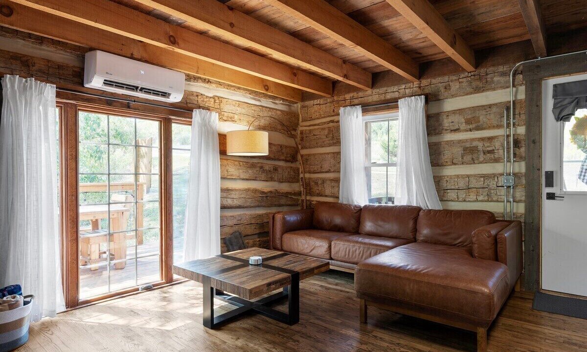 Photo of Livingroom in McArthur
