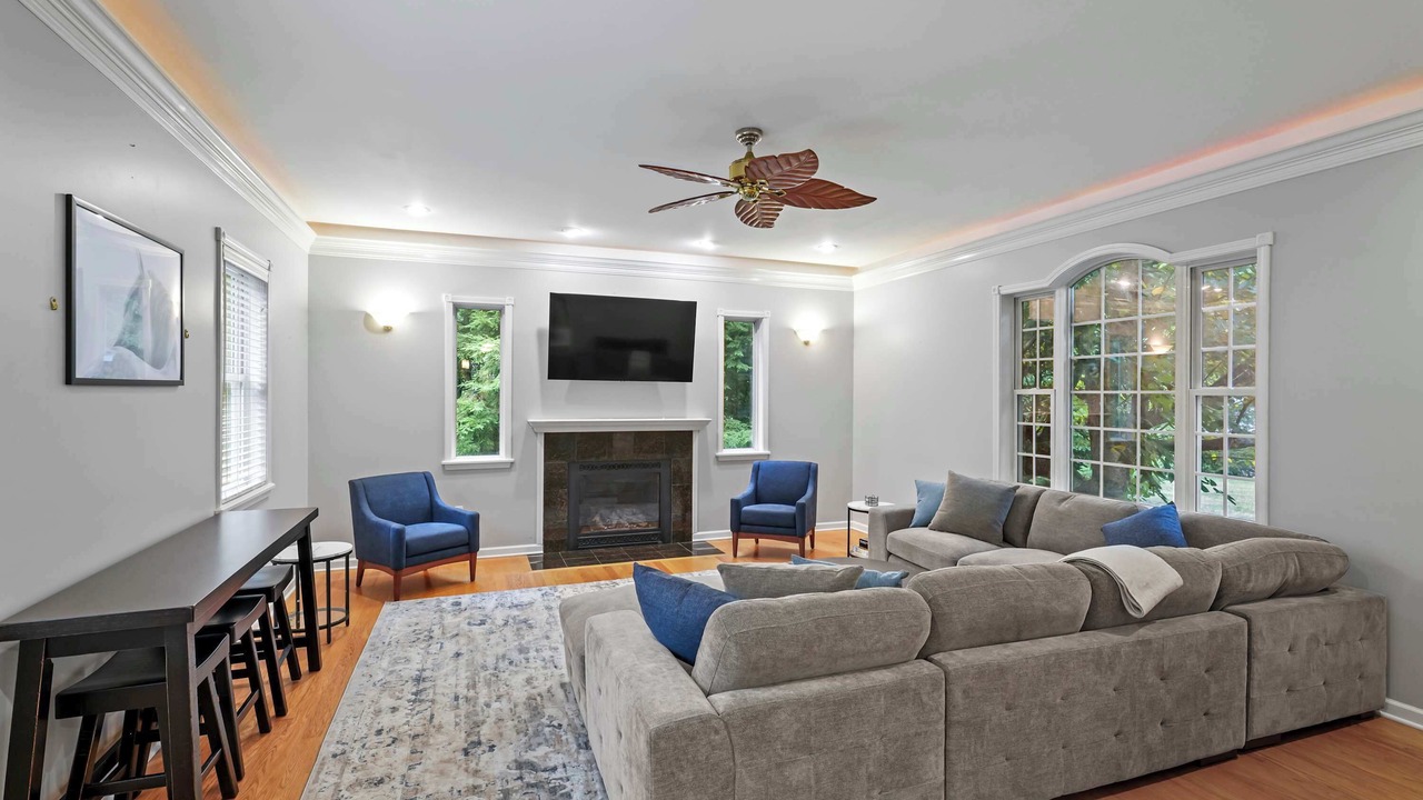 Photo of Livingroom in Schuylerville