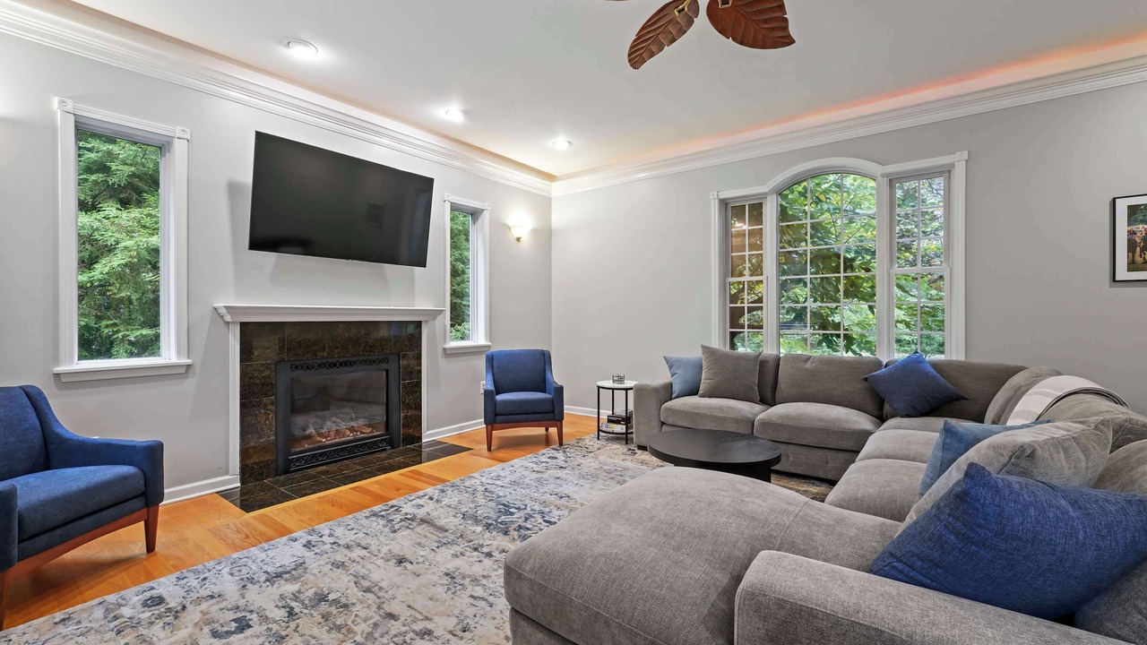 Photo of Livingroom in Schuylerville