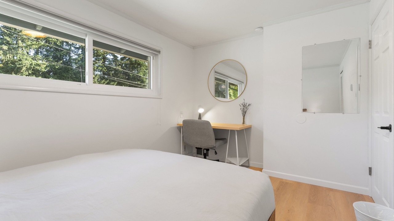 Photo of Bedroom in Mountlake Terrace