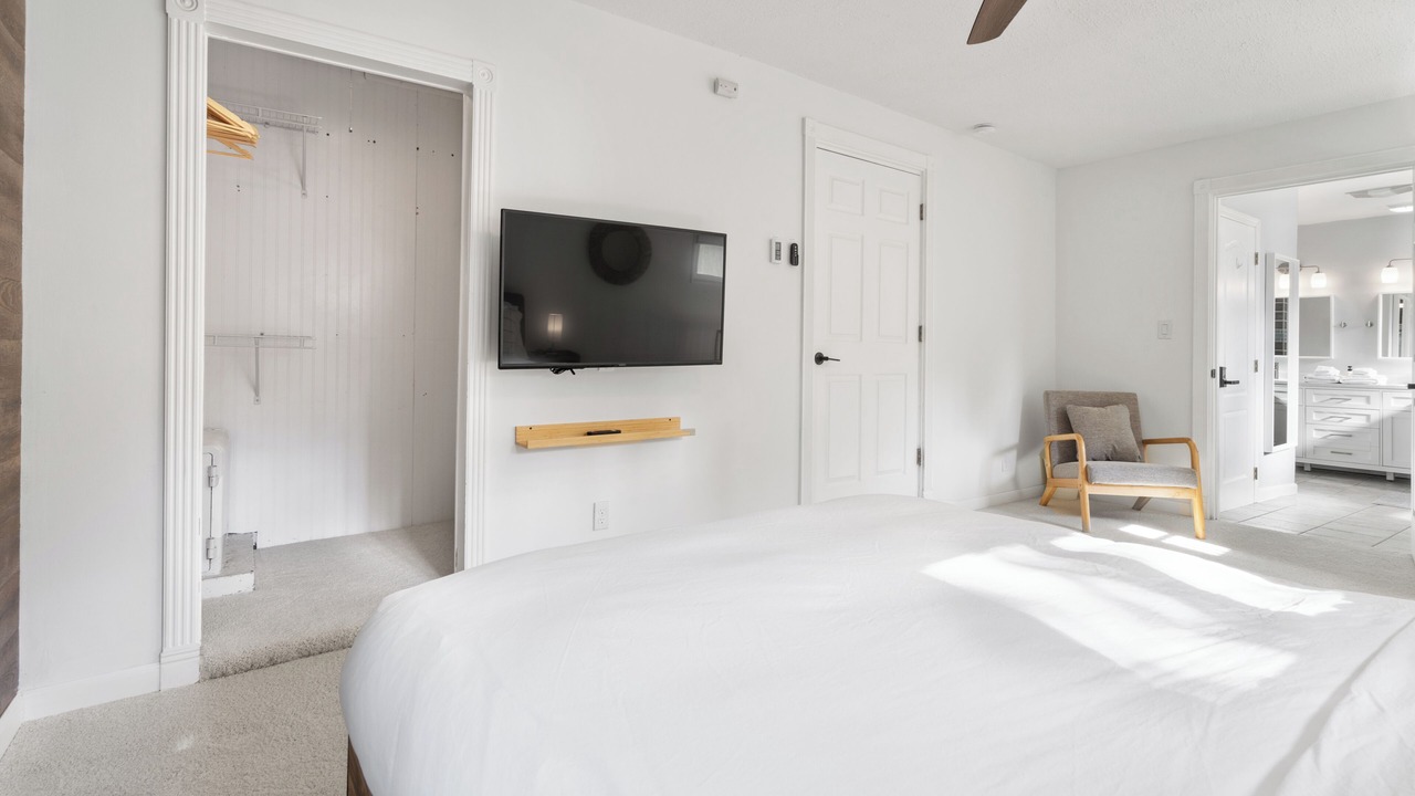 Photo of Bedroom in Mountlake Terrace
