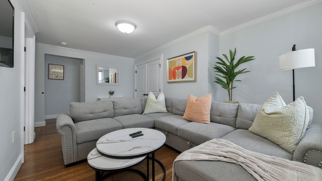 Photo of Livingroom in Eagle Hill