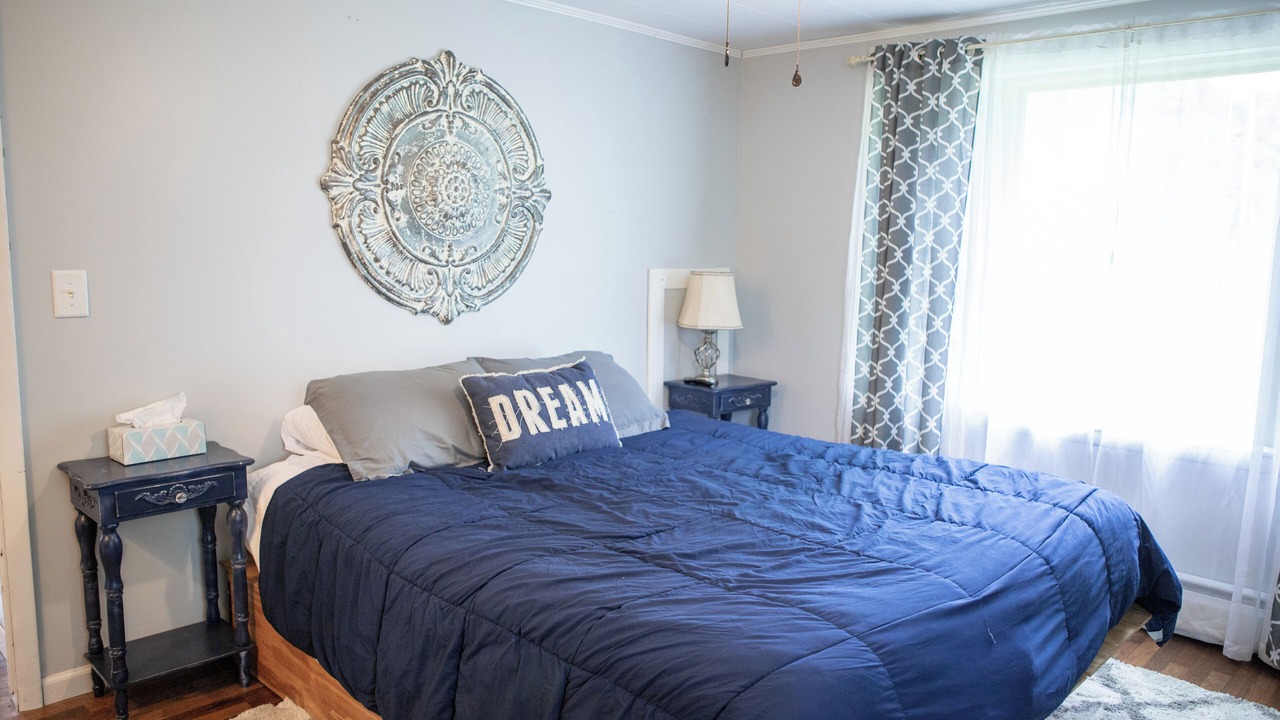 Photo of Bedroom in Russell