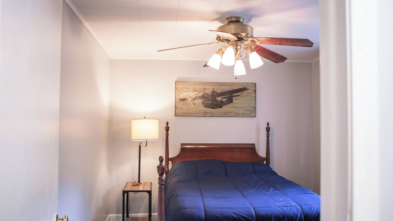 Photo of Bedroom in Russell