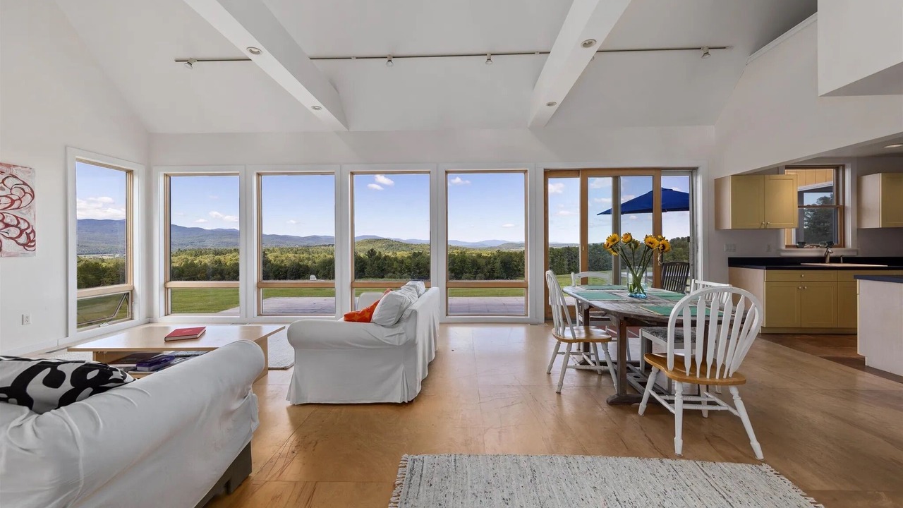 Photo of Livingroom in Troy