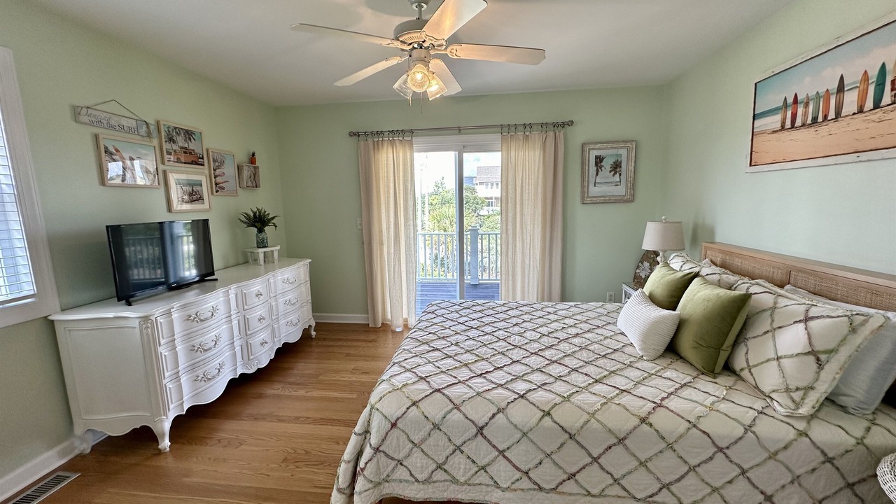 Photo of Bedroom in Village of Stump Sound