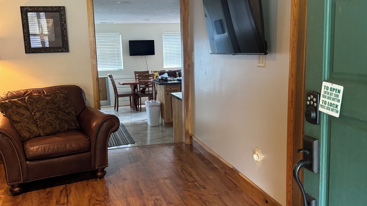 Photo of Livingroom in Victor