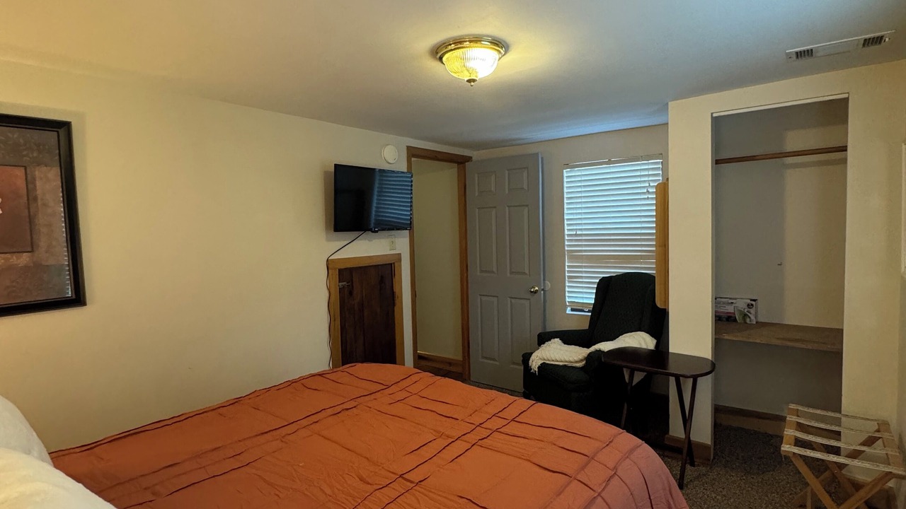 Photo of Bedroom in Victor