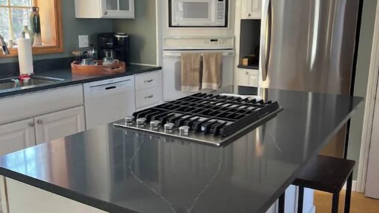 Photo of Kitchen in Center Lovell