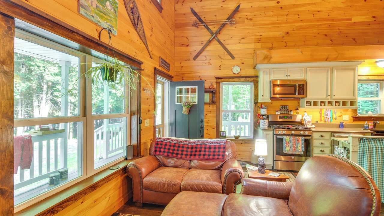 Photo of Livingroom in Farmington Falls
