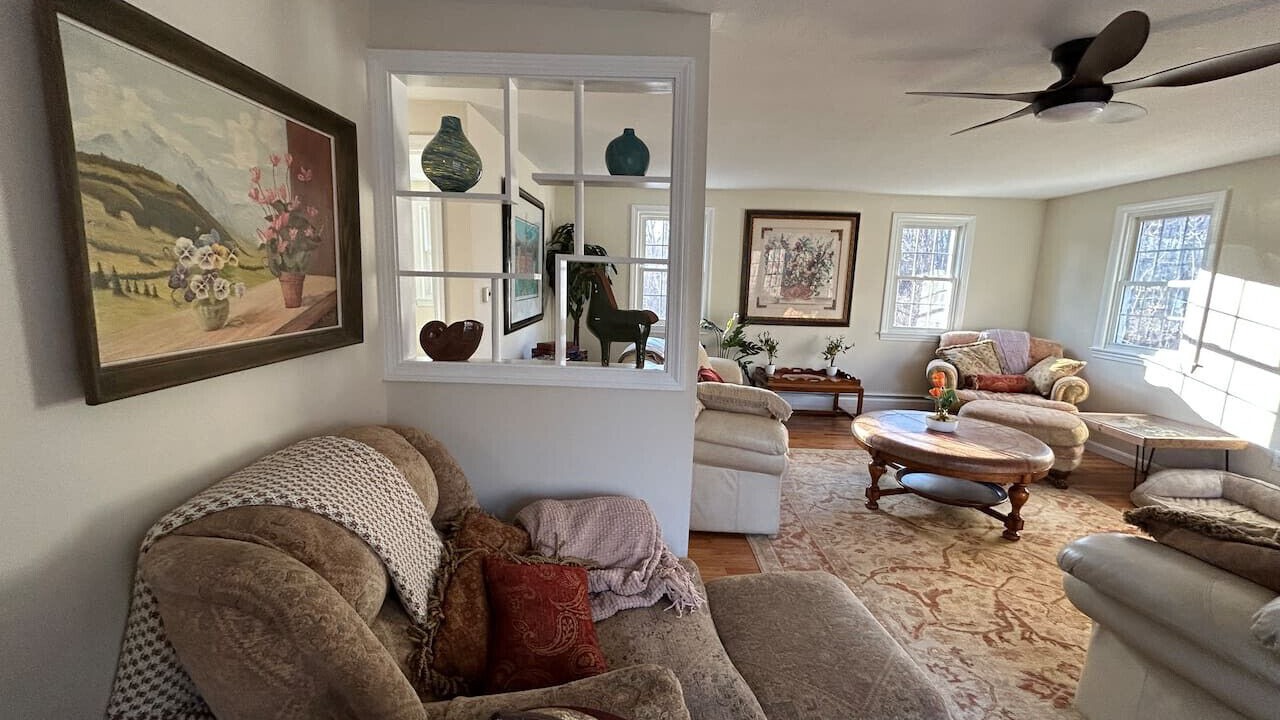 Photo of Livingroom in Suffield