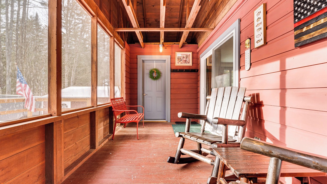 Photo of Patio Balcony in Schroon Lake