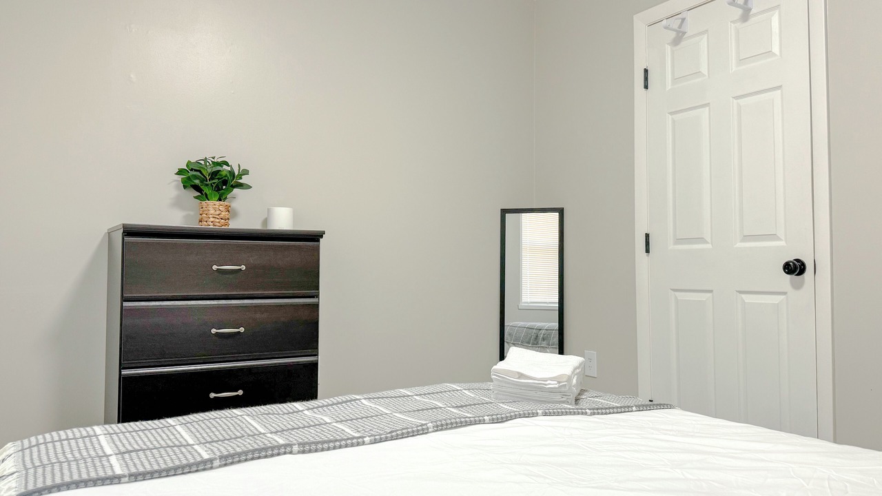 Photo of Bedroom in West Lebanon