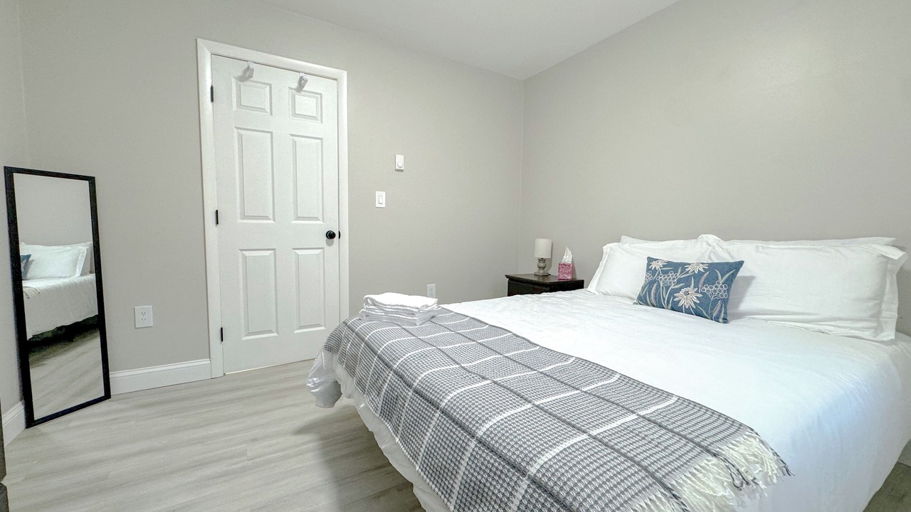 Photo of Bedroom in West Lebanon