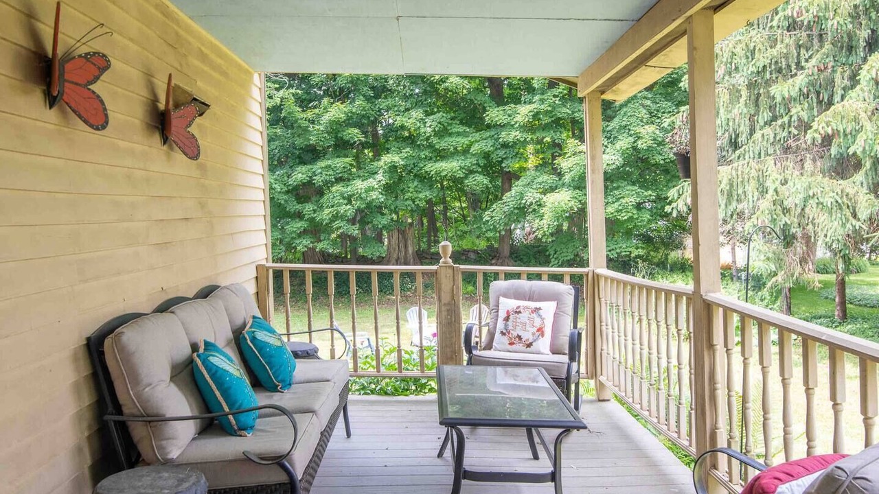 Photo of Patio Balcony in Fly Creek