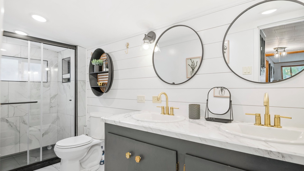 Photo of Bathroom in Pilot Knob