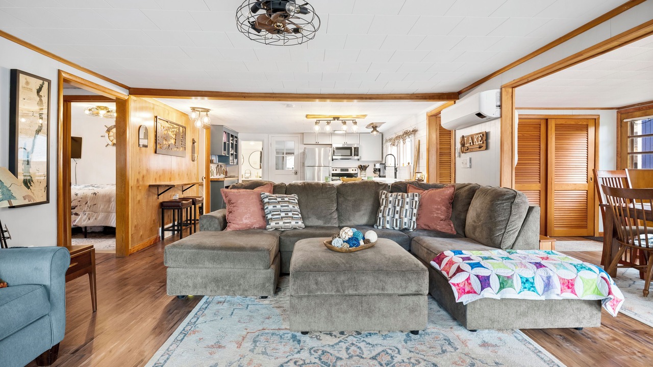 Photo of Livingroom in Pilot Knob