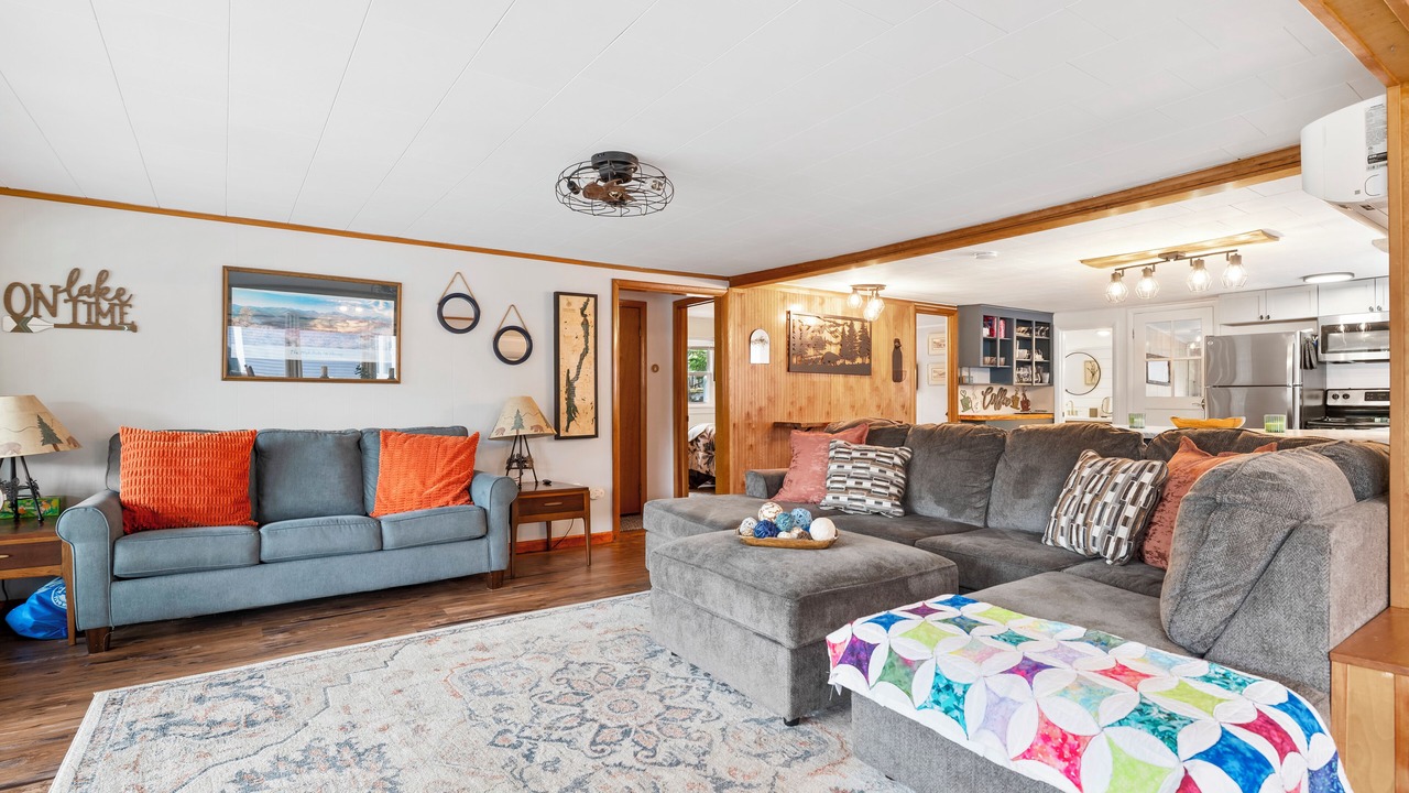 Photo of Livingroom in Pilot Knob