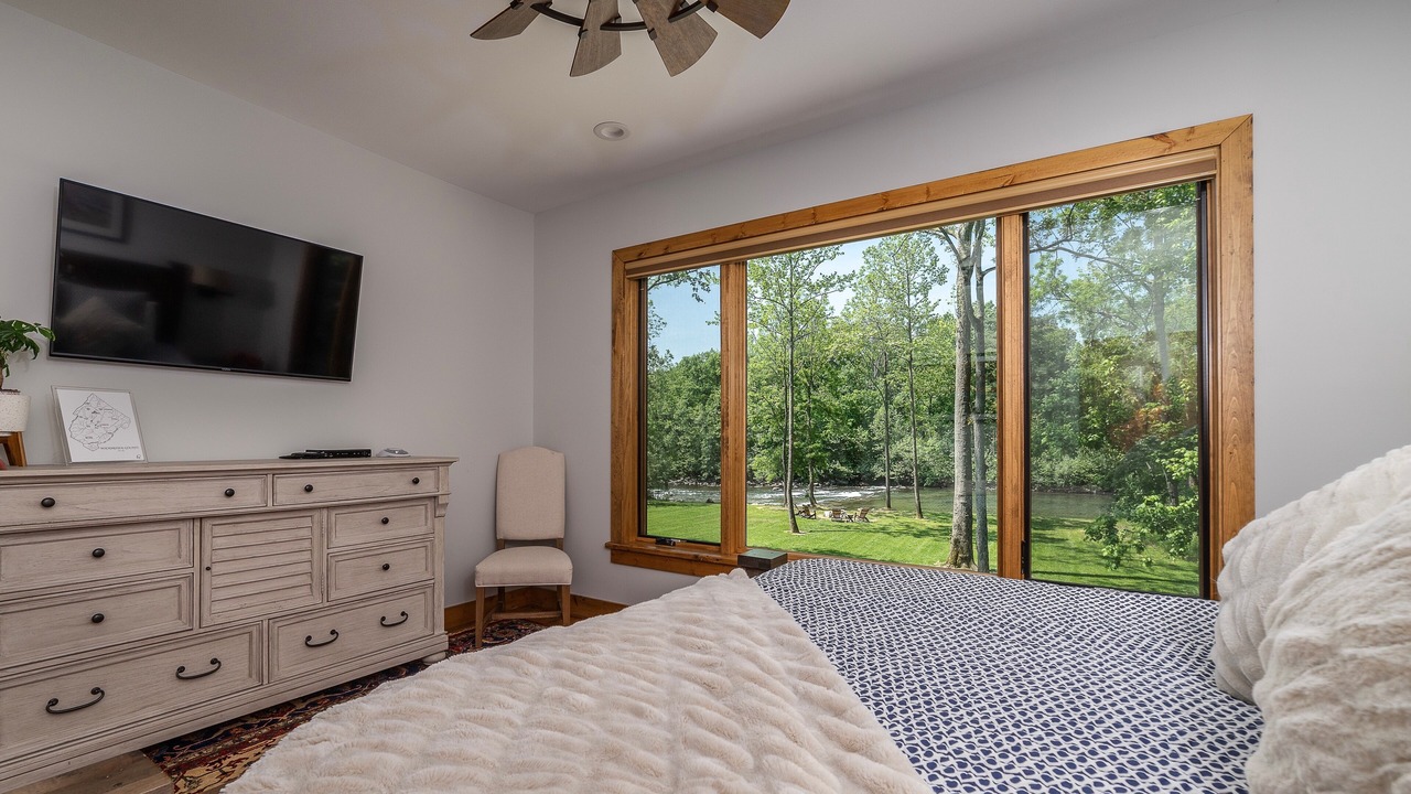 Photo of Bedroom in Rockbridge Baths