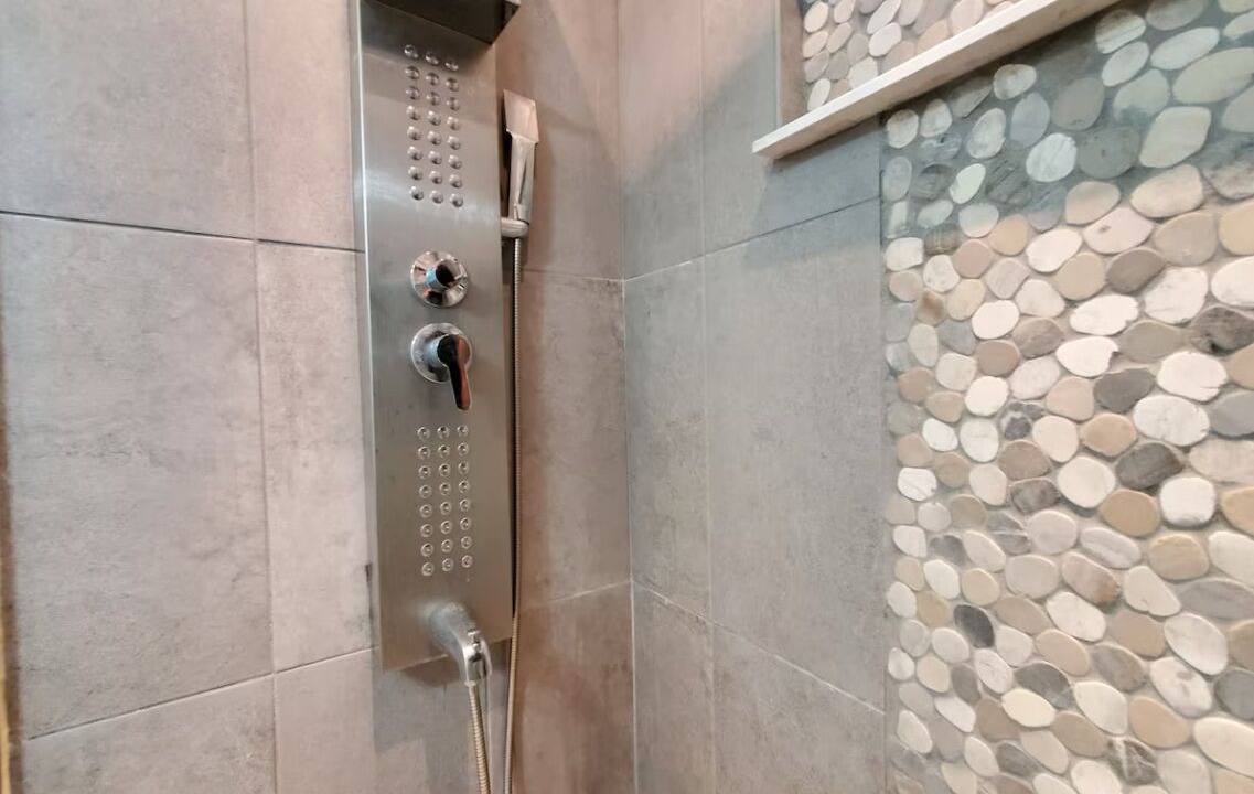Photo of Bathroom in Niagara Falls