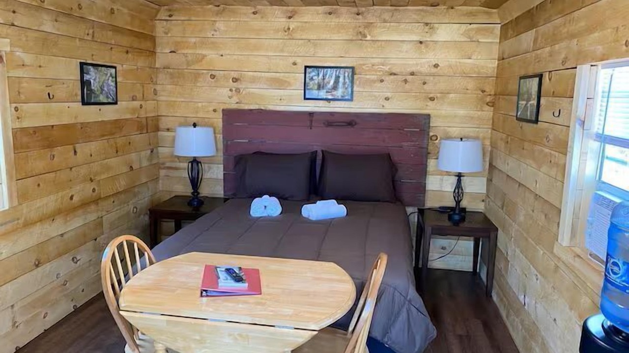 Photo of Bedroom in Paw Paw