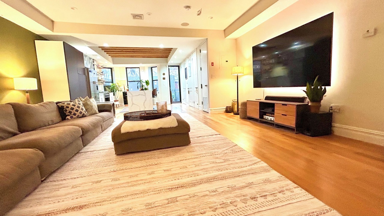 Photo of Livingroom in Ocean Hill