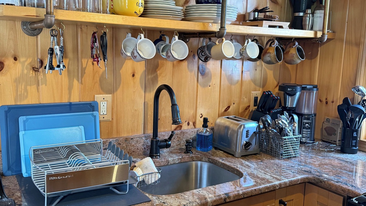 Photo of Kitchen in East Jamaica