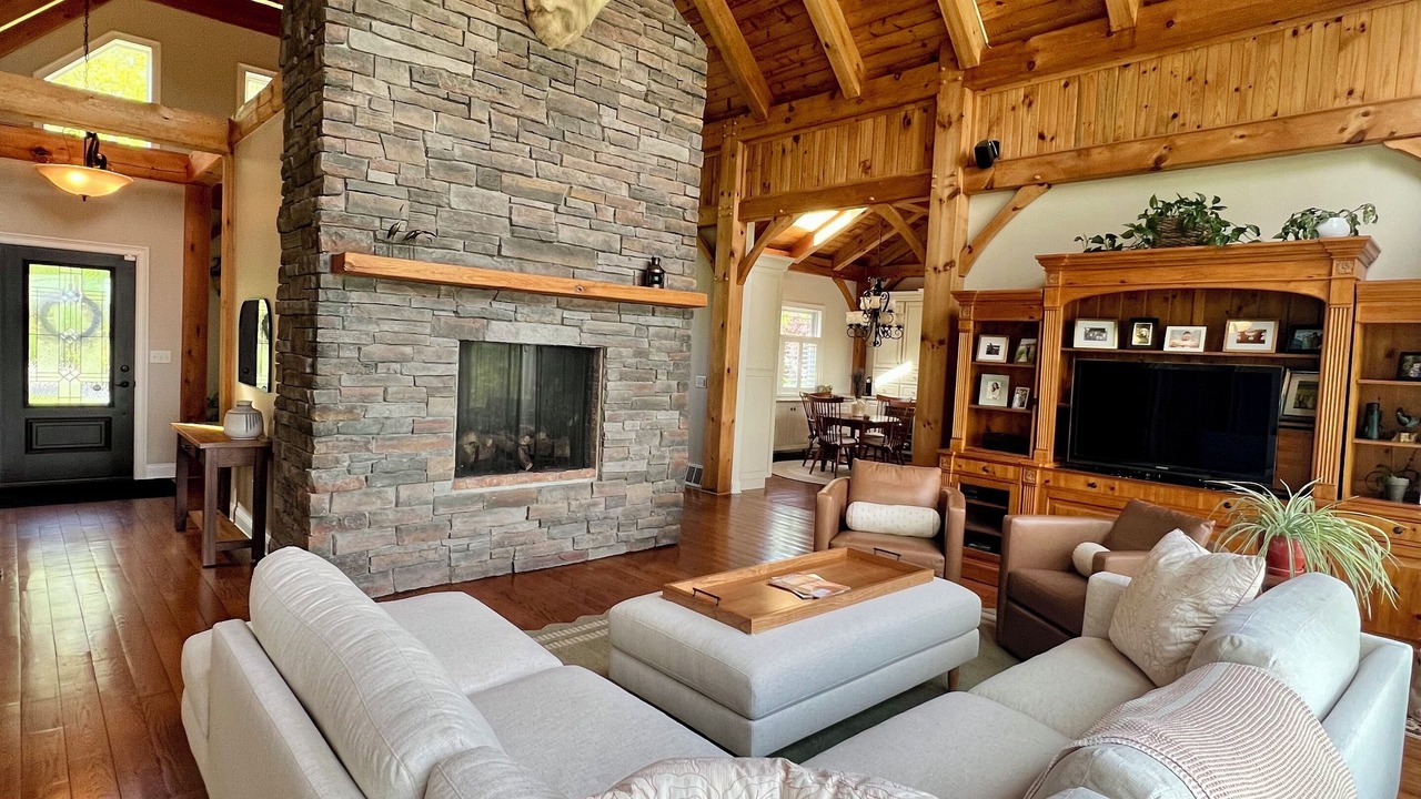 Photo of Livingroom in Saratoga Springs