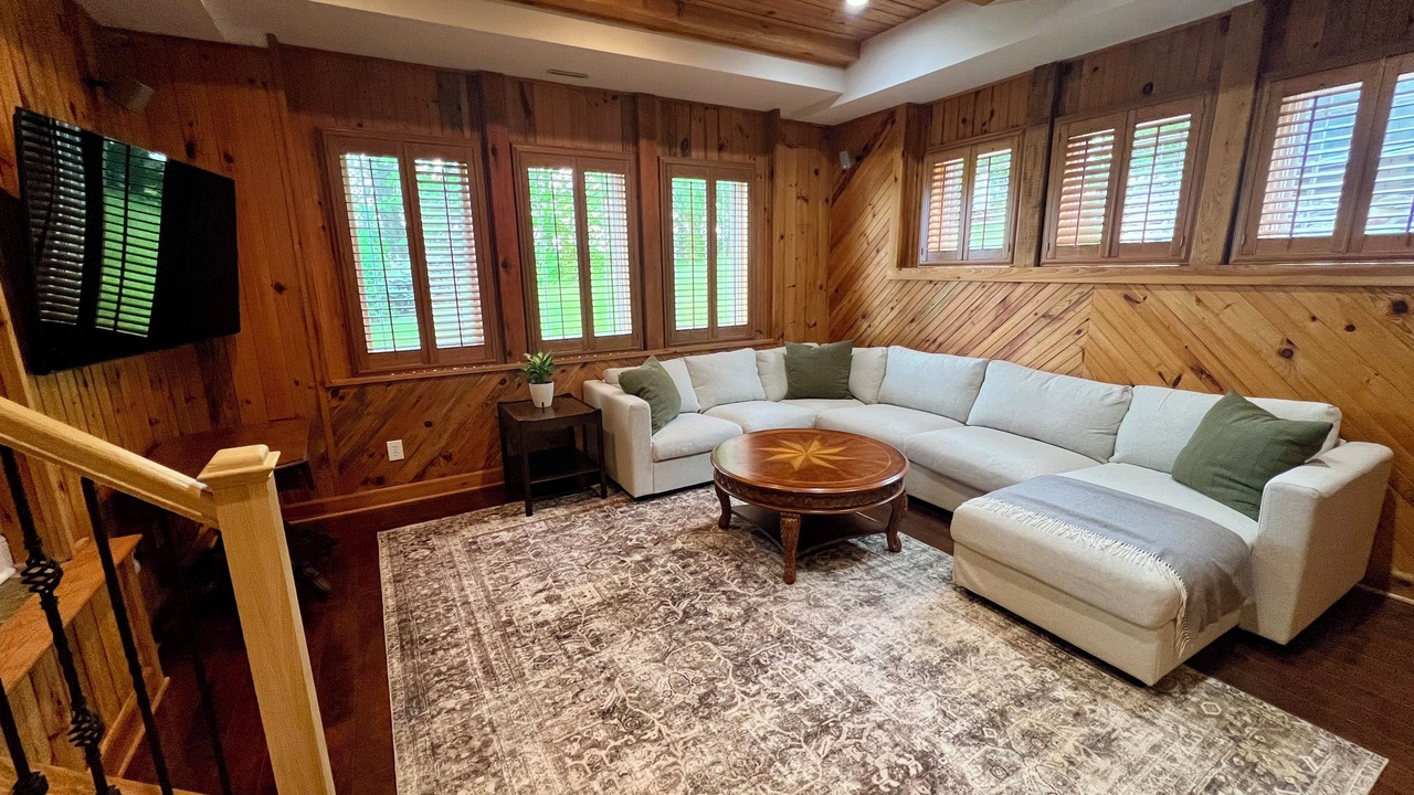 Photo of Livingroom in Saratoga Springs