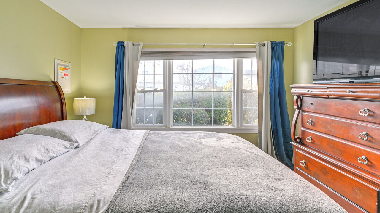 Photo of Bedroom in Floral Park