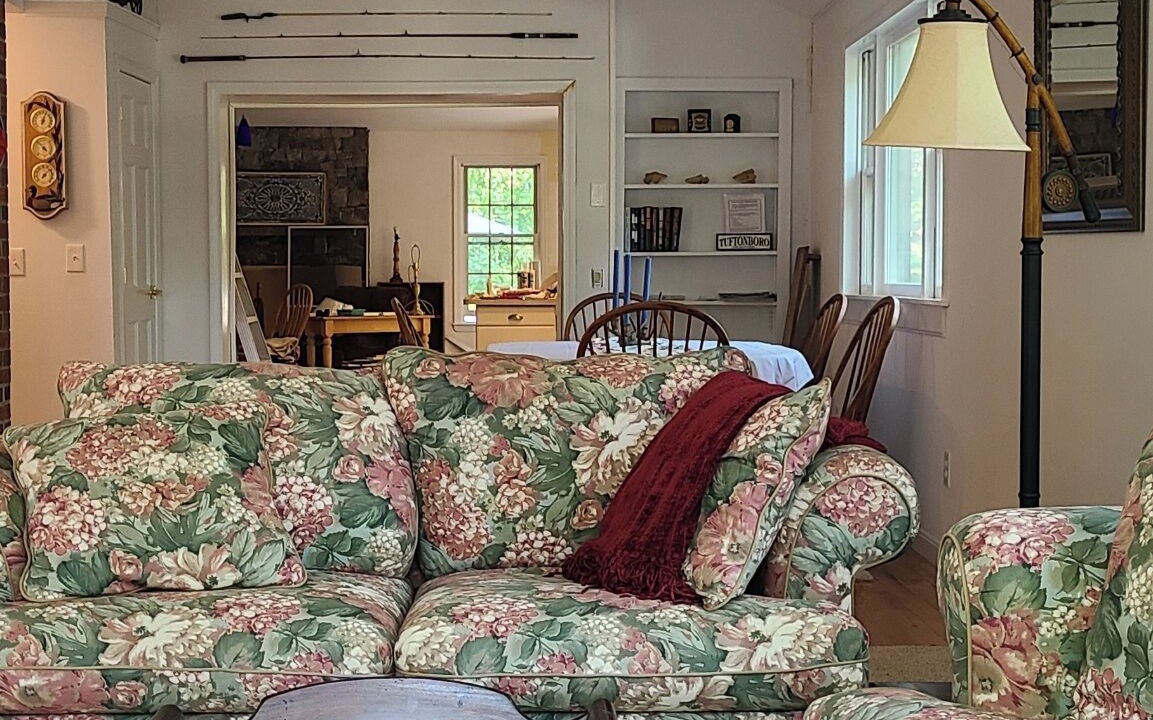 Photo of Livingroom in Center Tuftonboro