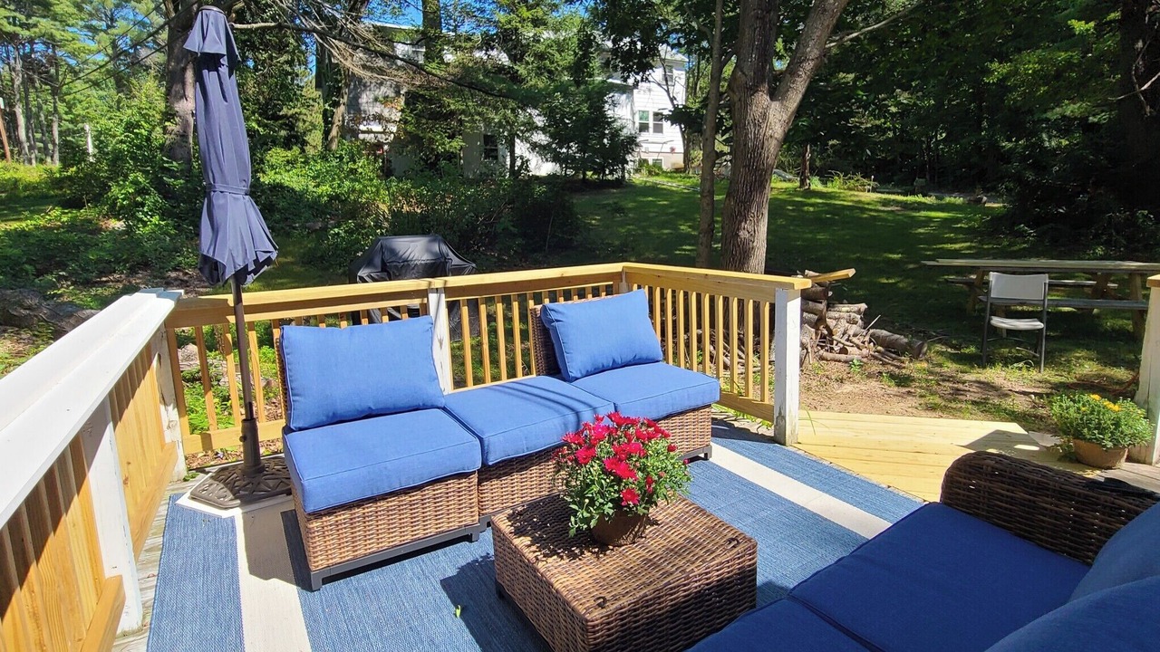 Photo of Patio Balcony in Center Tuftonboro
