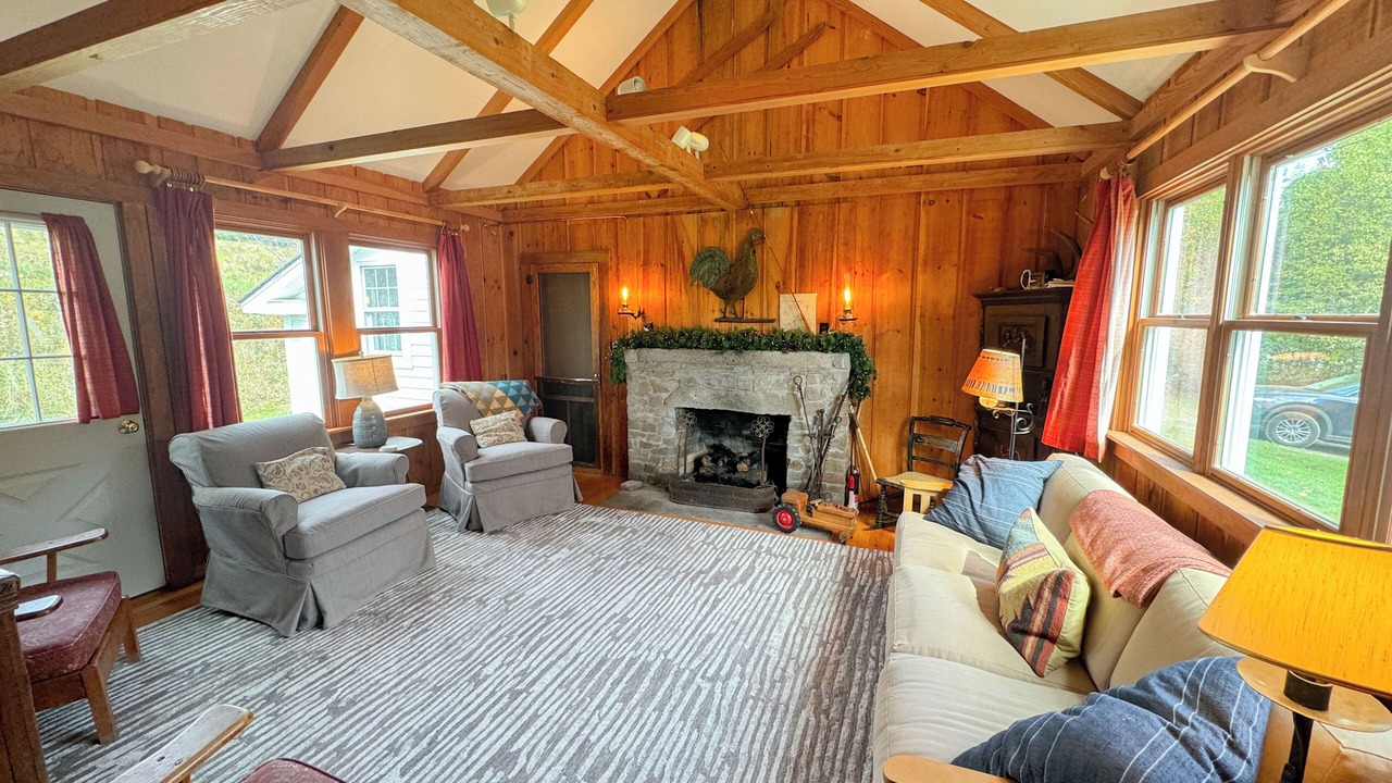 Photo of Livingroom in Strafford