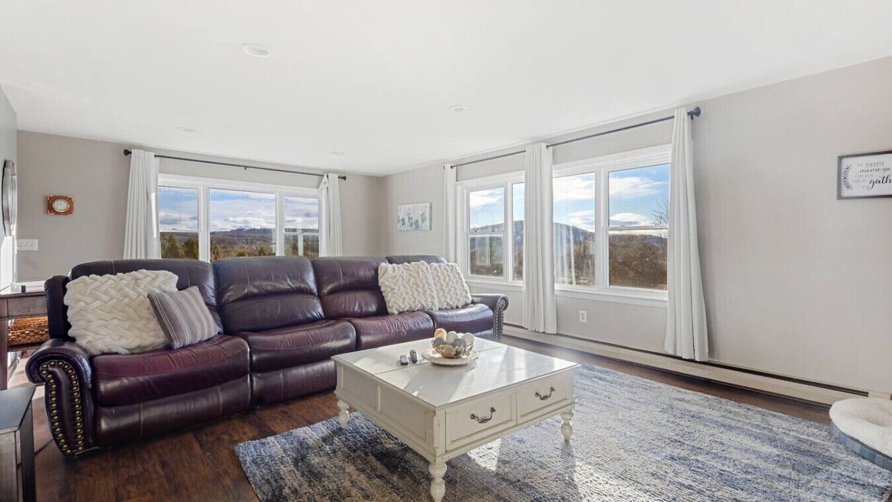 Photo of Livingroom in South Burlington