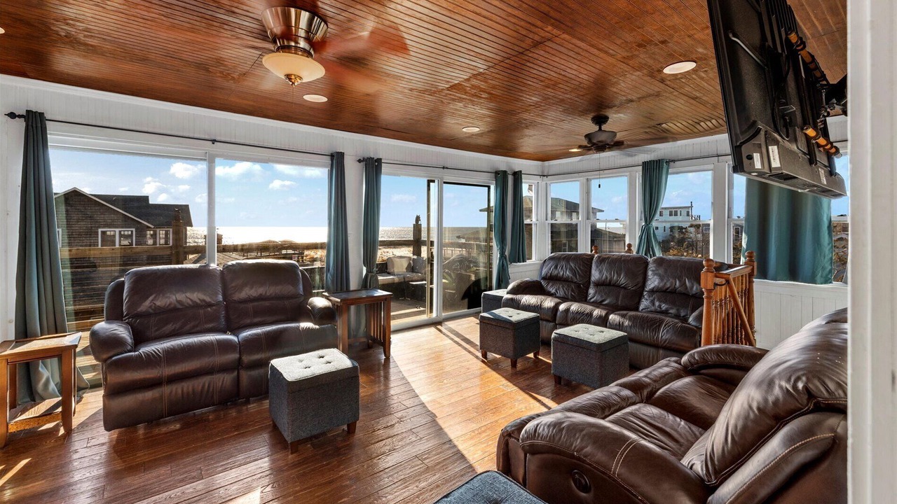 Photo of Livingroom in Ocean Bay Park