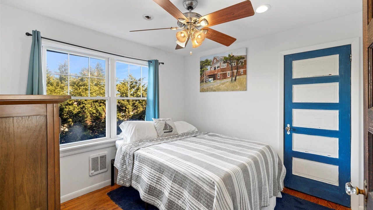 Photo of Bedroom in Ocean Bay Park