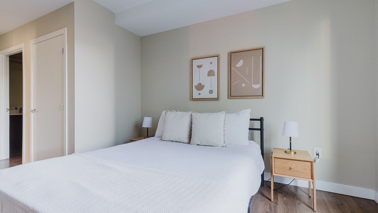 Photo of Bedroom in Theatre District