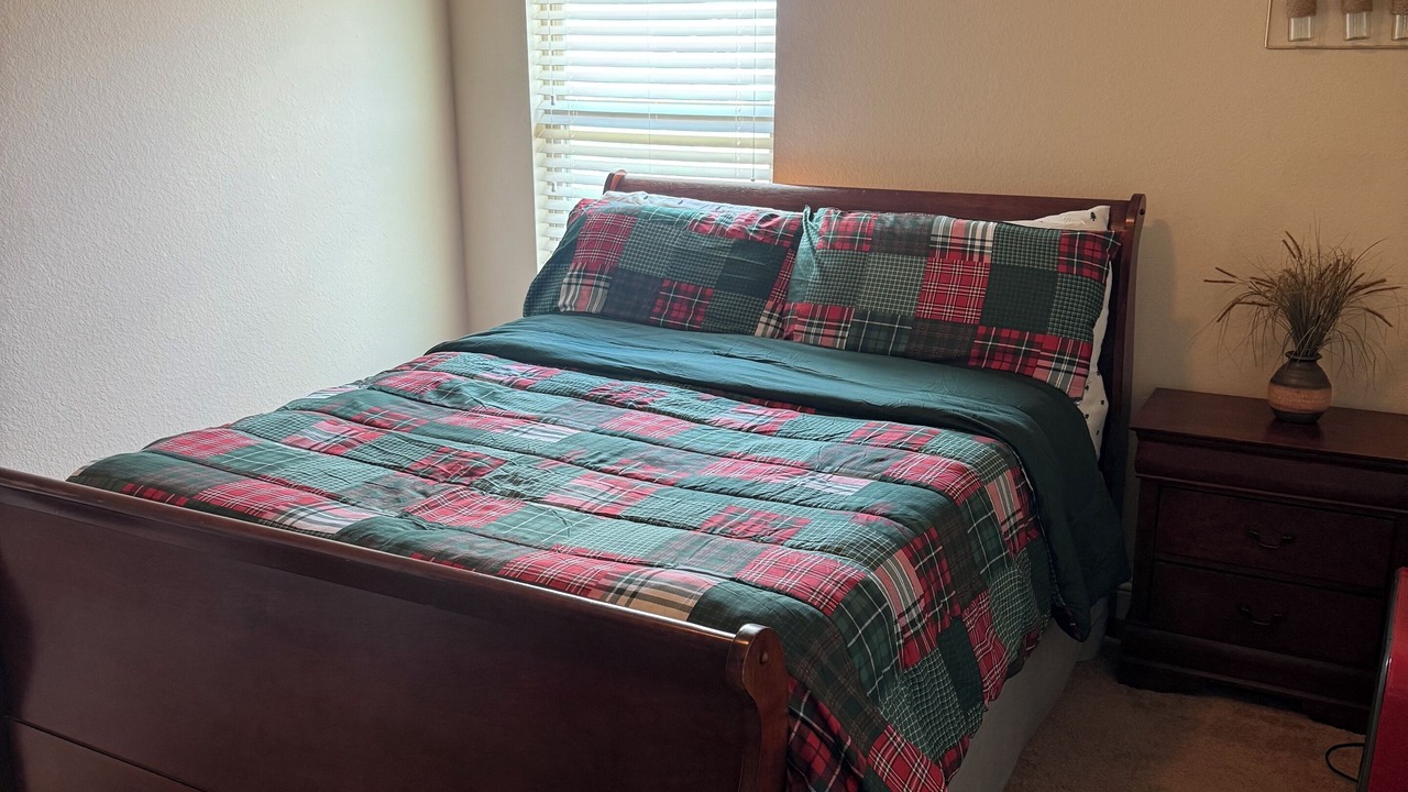 Photo of Bedroom in Iowa Colony
